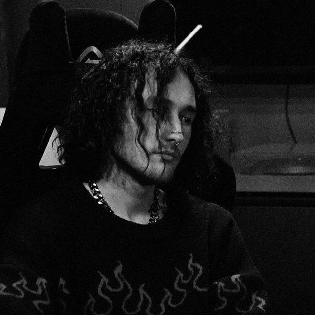 АВГУСТ. // САД УПАВШИХ ЗВЁЗД